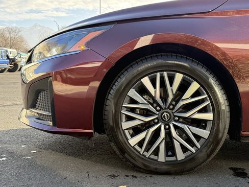 Used 2024 Nissan Altima 2.5 SV image 32