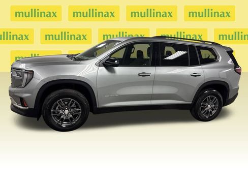 Used 2025 GMC Acadia Elevation image 9