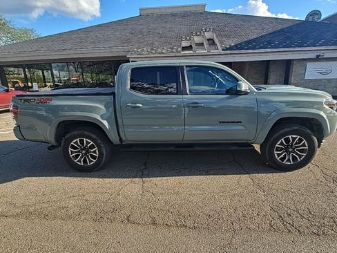 Used 2023 Toyota Tacoma TRD Sport w/ Black Out Package (TMS) AWD/4WD image 3