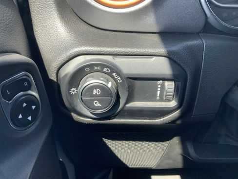 Used 2023 Jeep Gladiator Mojave w/ LED Lighting Group AWD/4WD image 30