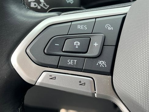 Used 2024 Volkswagen Atlas SEL Premium R-Line AWD/4WD image 25