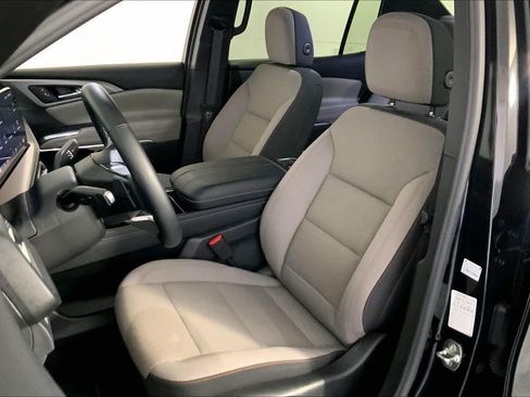 Used 2026 Chevrolet Traverse LT w/ Driver Confidence Package FWD image 22