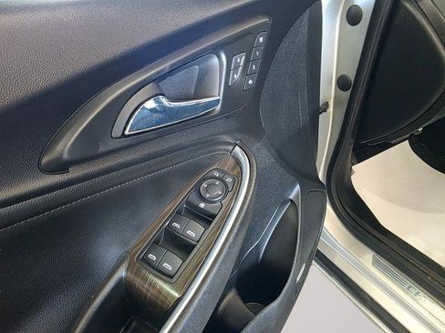 Used 2021 Chevrolet Malibu Premier image 9