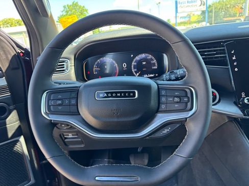 Used 2024 Jeep Wagoneer Series II AWD/4WD image 33