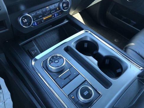 Used 2020 Ford Expedition XLT w/ Equipment Group 202A image 20