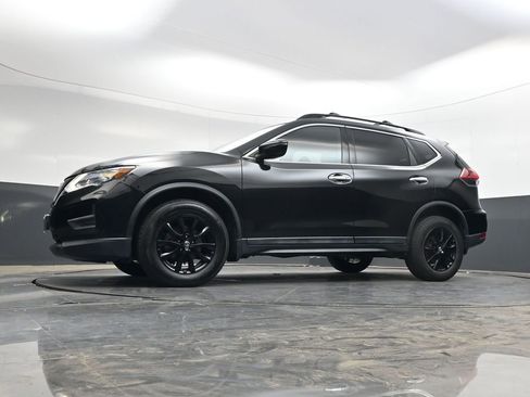 Used 2018 Nissan Rogue SV AWD/4WD image 38