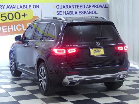 Used 2020 Mercedes-Benz GLB 250 4MATIC w/ Premium Package image 5