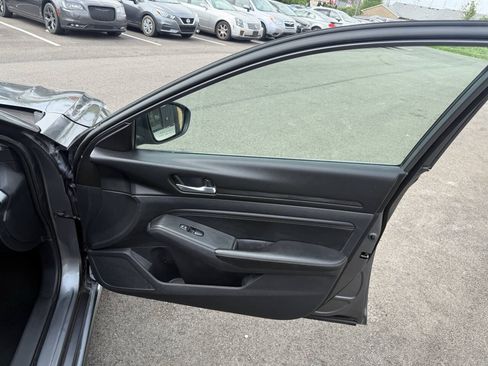 Used 2019 Nissan Altima 2.5 S FWD image 18