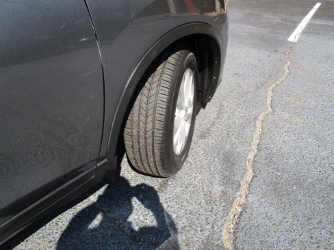 Used 2017 Nissan Rogue SL w/ SL Premium Package image 32