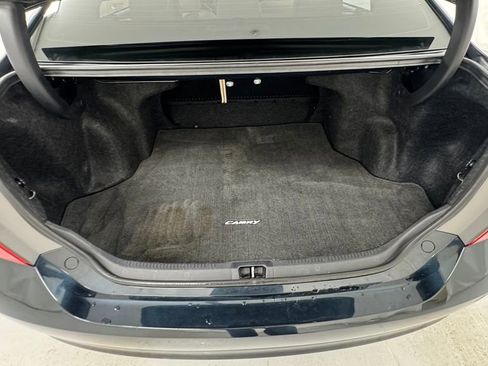 Used 2015 Toyota Camry XLE w/ Convenience Package FWD image 15