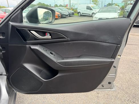 Used 2015 MAZDA MAZDA3 i Touring FWD image 24
