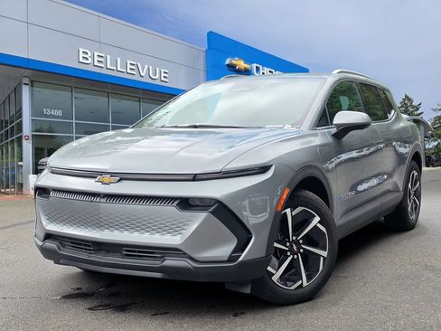 New 2026 Chevrolet Equinox EV LT AWD/4WD image 2