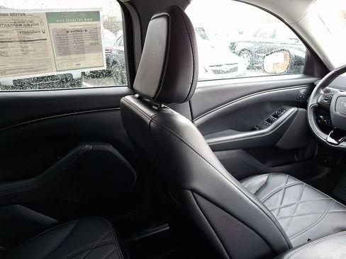 Used 2021 Ford Mustang Mach-E Select w/ Comfort/Appearance Package image 13