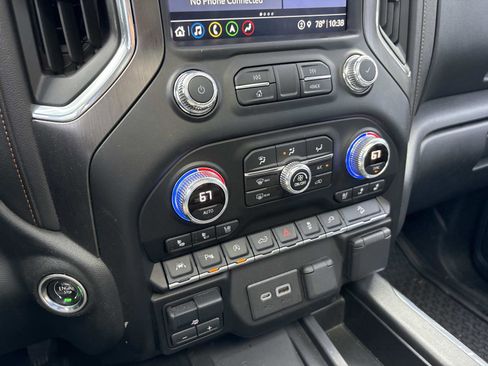 Used 2021 GMC Sierra 1500 AT4 w/ AT4 Premium Package AWD/4WD image 24