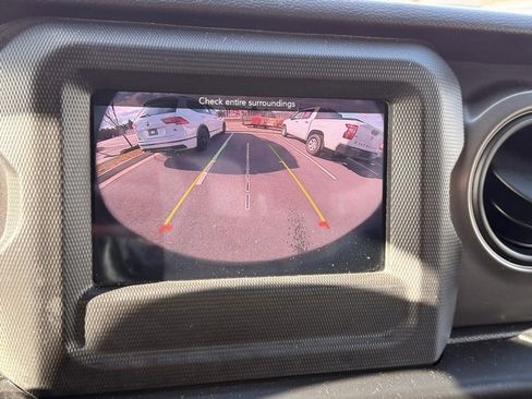 Used 2023 Jeep Wrangler Sport S image 34