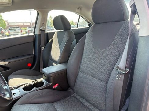 Used 2009 Pontiac G6 Sedan w/ Sport Package 2 FWD image 16