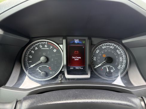 Used 2021 Toyota Tacoma TRD Sport AWD/4WD image 11