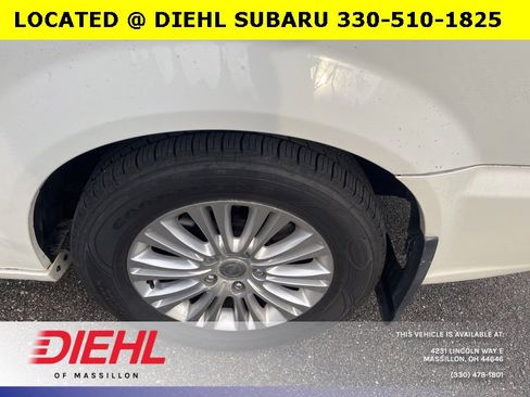 Used 2012 Chrysler Town & Country Limited w/ Luxury Group image 9