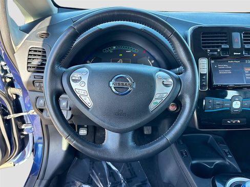 Used 2016 Nissan Leaf SV w/ Premium Package FWD image 11