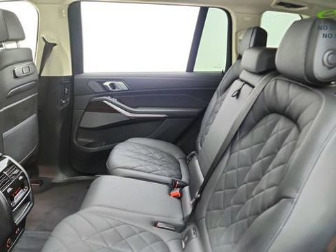 Used 2025 BMW X7 xDrive40i w/ Premium Package AWD/4WD image 45