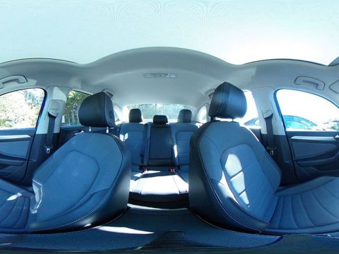 Used 2025 Volkswagen Jetta SE image 42