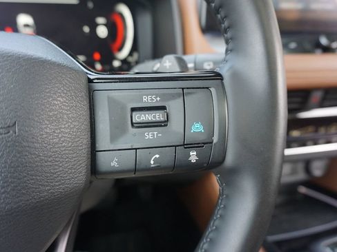 Used 2025 Nissan Rogue Platinum FWD image 9