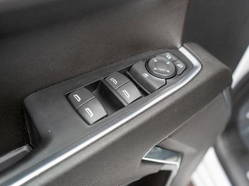Used 2023 Chevrolet Silverado 1500 LT AWD/4WD image 19