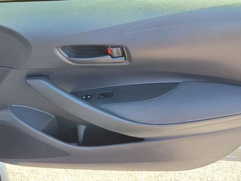 Used 2022 Toyota Corolla LE image 8