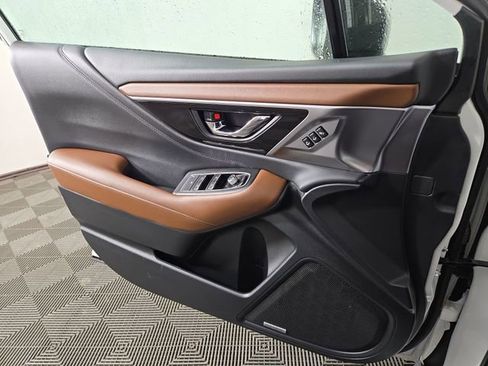 Used 2025 Subaru Outback Touring image 27