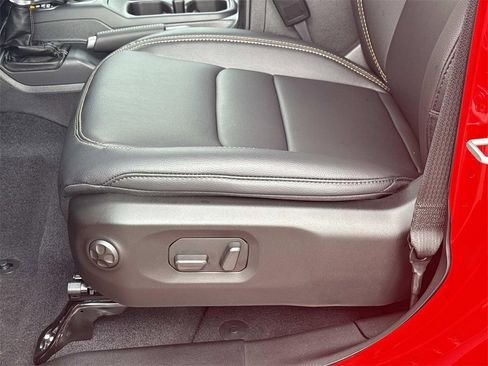 New 2025 Jeep Gladiator Sport image 22