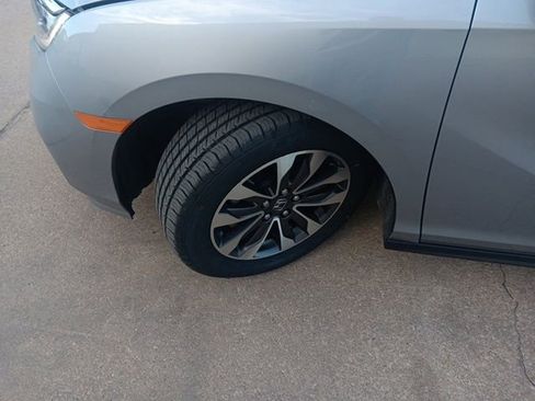 Used 2023 Honda Odyssey EX-L image 37