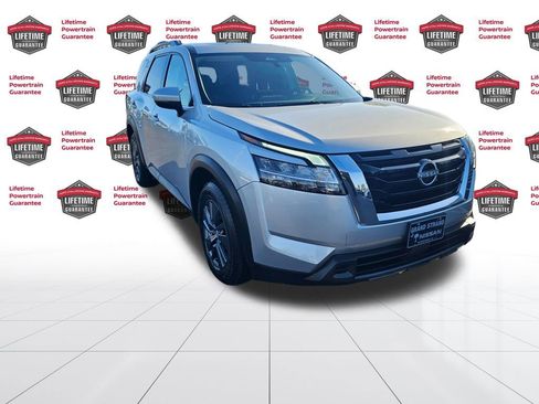 Certified 2022 Nissan Pathfinder SV w/ SV Premium Package image 5