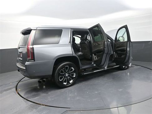 Used 2019 Cadillac Escalade Platinum image 41