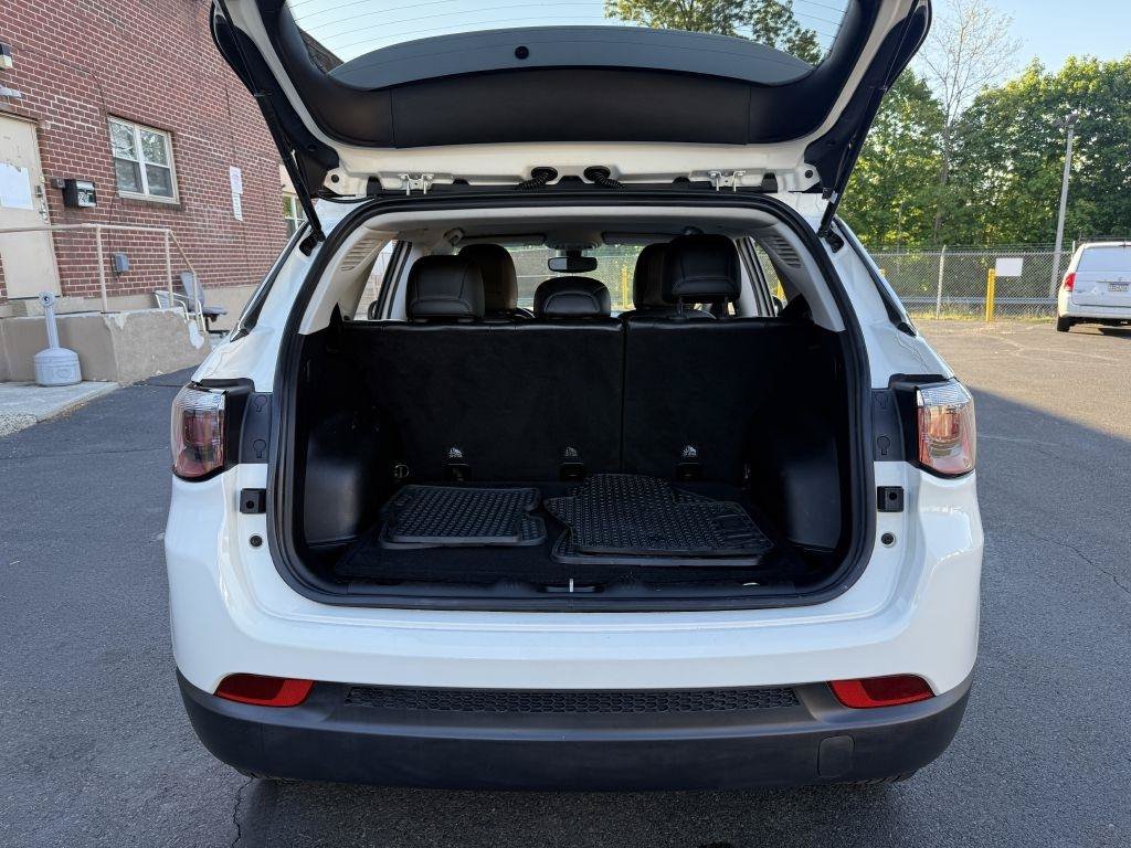 Used 2018 Jeep Compass Latitude w/ Popular Equipment Group AWD/4WD image 25