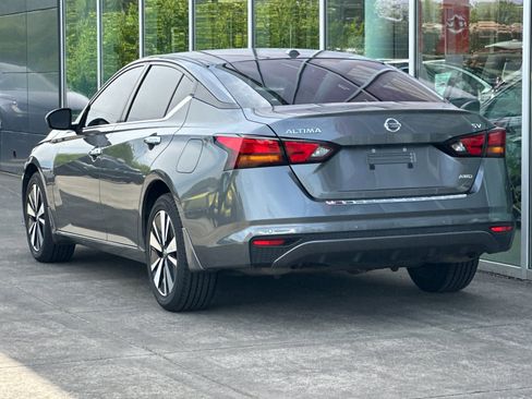 Used 2022 Nissan Altima 2.5 SV AWD/4WD image 5
