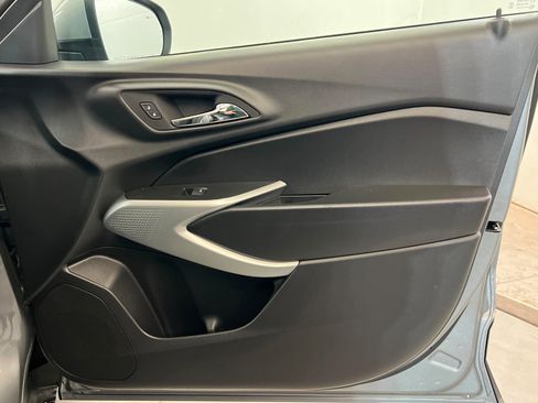 New 2026 Chevrolet Trax LS w/ LS Convenience Package FWD image 24