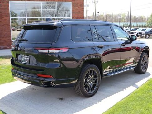 Used 2024 Jeep Grand Cherokee L Summit AWD/4WD image 37