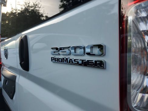 Used 2025 RAM ProMaster 2500 w/ U-Haul Equipment Group FWD image 7