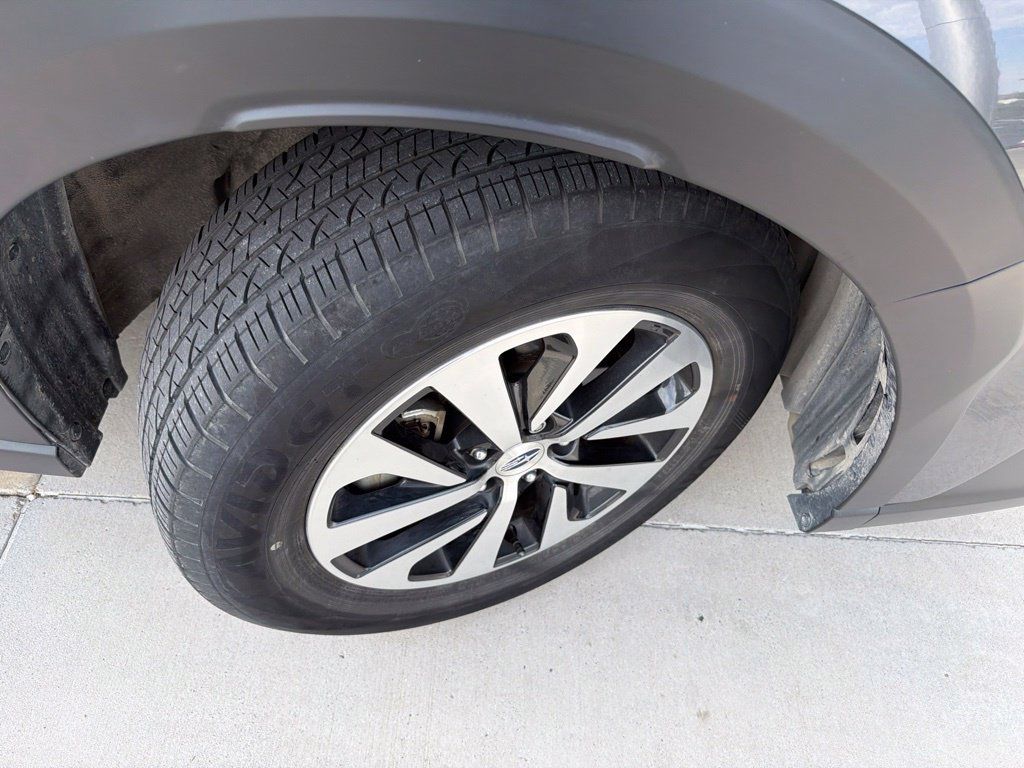 Used 2024 Subaru Outback Premium AWD/4WD image 13