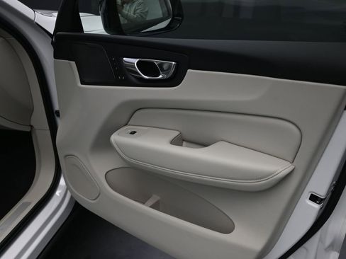 New 2026 Volvo XC60 B5 Ultra w/ Protection Package Premier image 28