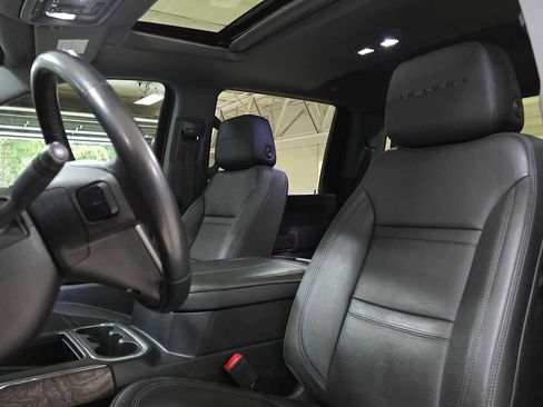 Used 2023 GMC Sierra 3500 Denali w/ Denali Black Diamond Edition image 25