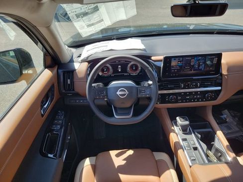 New 2026 Nissan Pathfinder Platinum FWD image 23