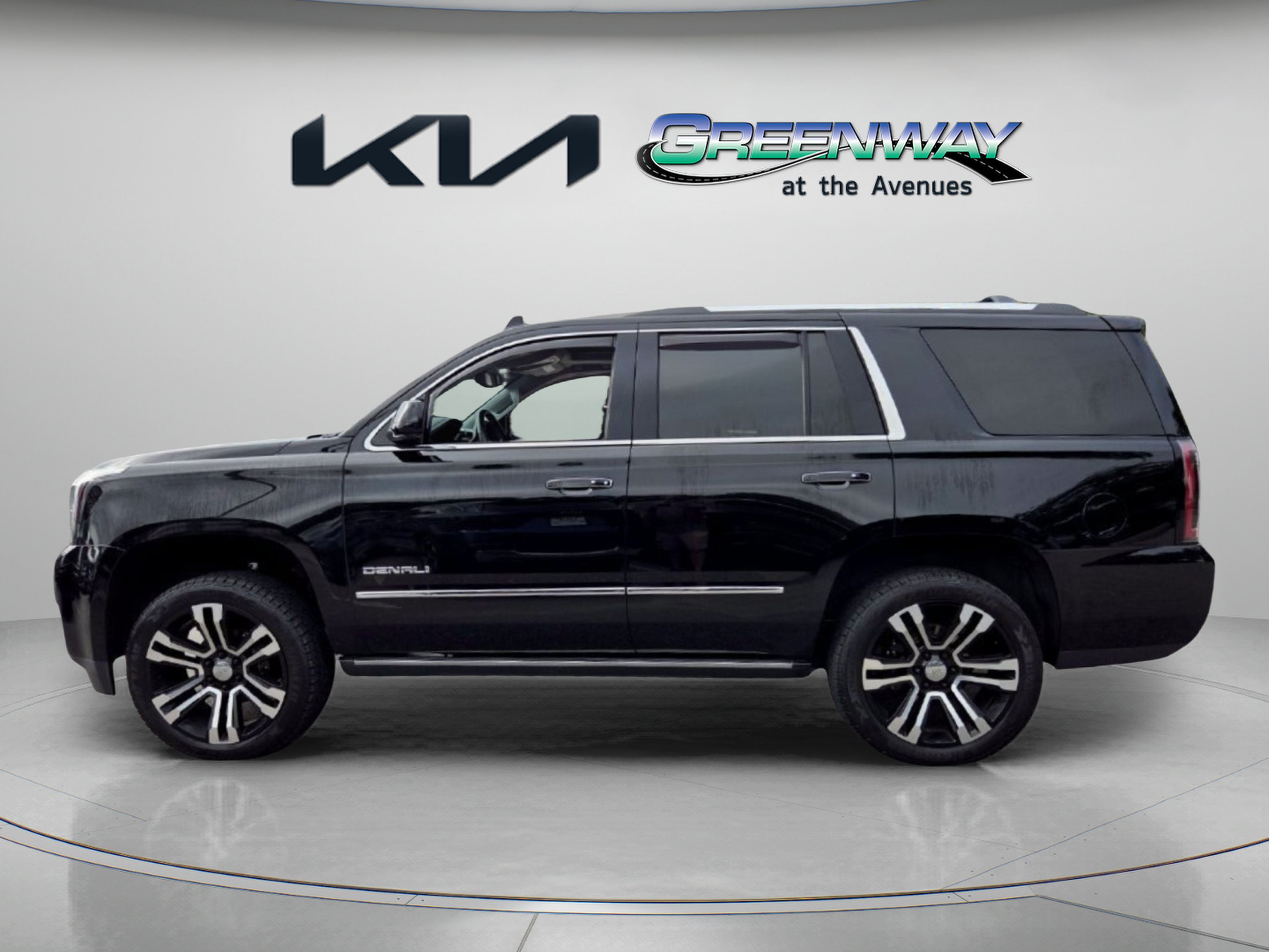 Used 2020 GMC Yukon Denali w/ Open Road Package AWD/4WD image 4
