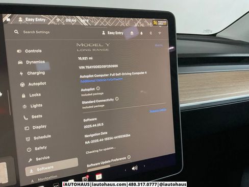 Used 2025 Tesla Model Y Long Range image 33