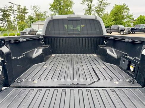 Used 2020 Toyota Tacoma TRD Off-Road AWD/4WD image 6