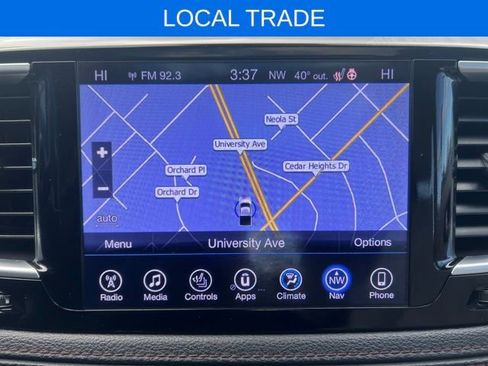 Used 2017 Chrysler Pacifica Limited image 28