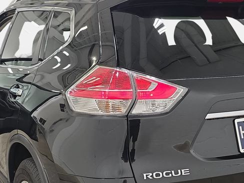 Used 2016 Nissan Rogue SV w/ SV Premium Package AWD/4WD image 33