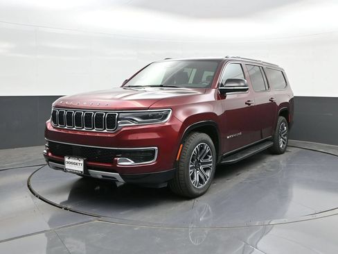 Used 2024 Jeep Wagoneer L Series II w/ Flexible Seating Group RWD image 30
