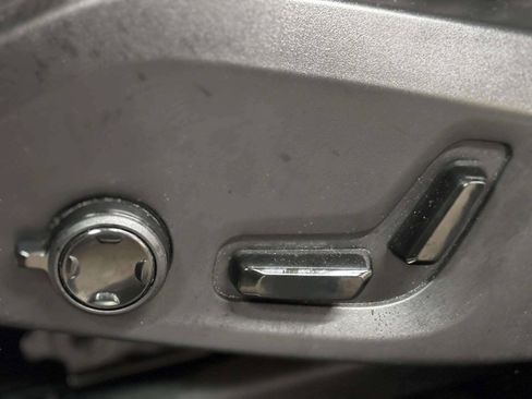 Used 2018 Volvo XC90 T6 R-Design w/ Convenience Package image 39