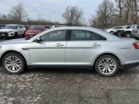 Used 2018 Ford Taurus Limited FWD image 5